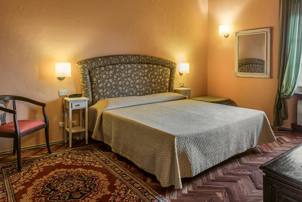 Hotel Villa Volpi Lucca Exteriör bild